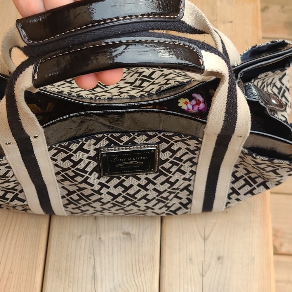 Vintage Tommy Hilfiger Monogram purse - Picture 8 of 12